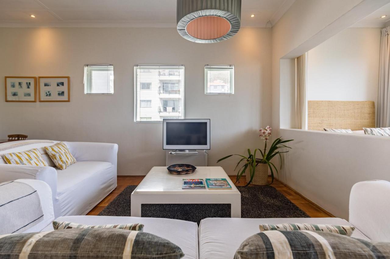 Portswood Mews - Chic White Studio Apartment Green Point Кейптаун Екстер'єр фото